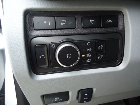 Used 2024 Ford F450 Limited w/ FX4 Off-Road Package AWD/4WD image 21