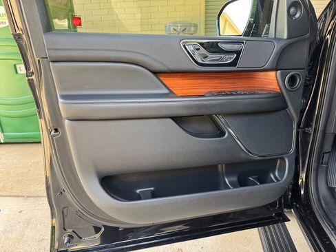 Used 2020 Lincoln Navigator L Reserve w/ Equipment Group 201A Reserve AWD/4WD image 13