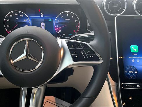Used 2025 Mercedes-Benz GLC 300 4MATIC image 25