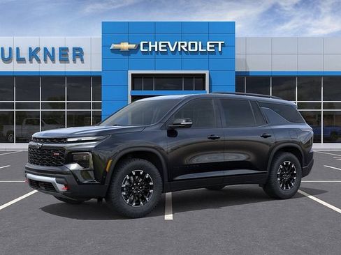 New 2026 Chevrolet Traverse Z71 w/ Enhanced Driving Package AWD/4WD image 2