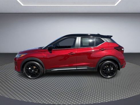 Used 2024 Nissan Kicks SR image 3