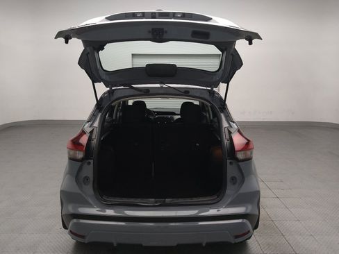 Used 2022 Nissan Kicks SV FWD image 29