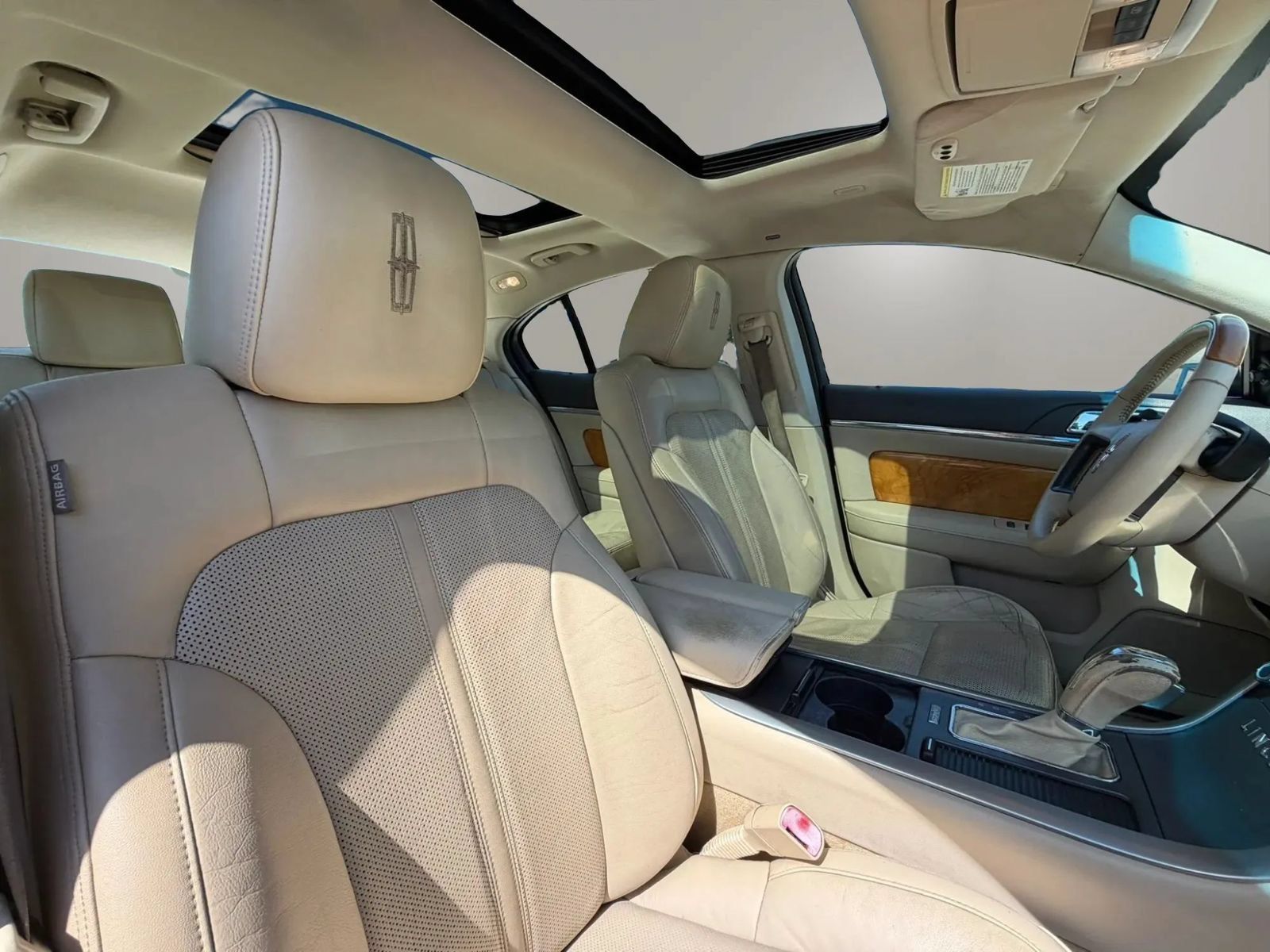 Used 2012 Lincoln MKS FWD image 34