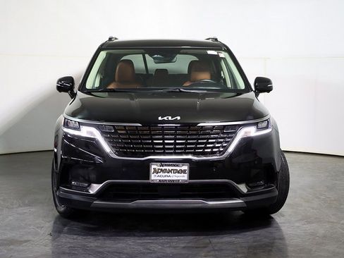 Used 2023 Kia Carnival SX image 9
