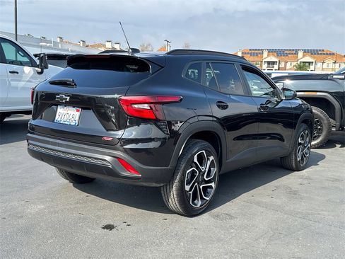 Used 2026 Chevrolet Trax RS image 11