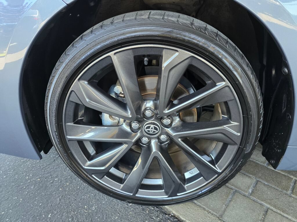 Used 2025 Toyota Corolla SE w/ SE Premium Package FWD image 9