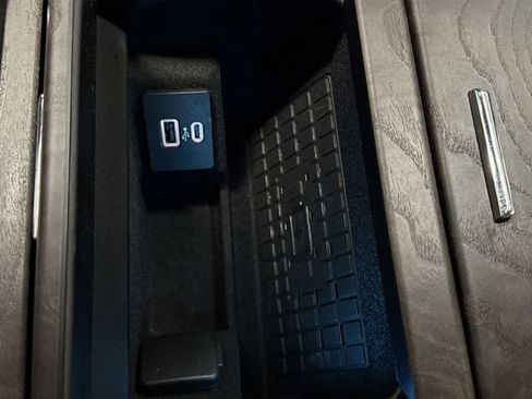 Used 2024 Lincoln Navigator L Reserve image 25