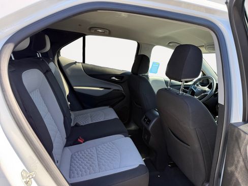 Used 2021 Chevrolet Equinox LT FWD image 18