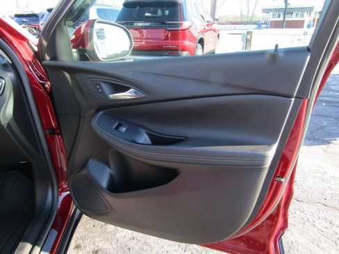 Used 2022 Buick Encore GX Essence w/ Experience Buick Package image 18