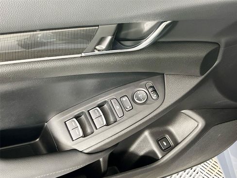 Used 2022 Honda Accord Sport image 19