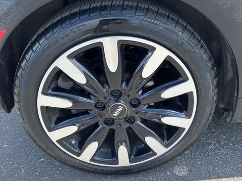 Used 2019 MINI Cooper S w/ Signature Upholstery Package FWD image 5