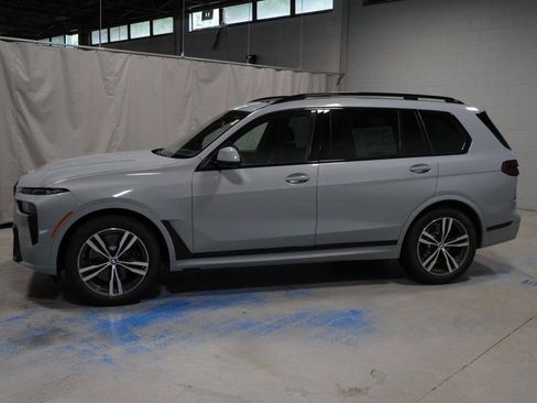 New 2027 BMW X7 xDrive40i w/ M Sport Package AWD/4WD image 18