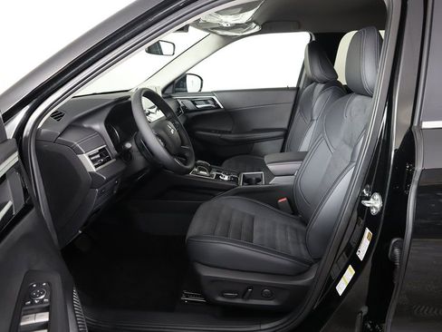 Used 2024 Mitsubishi Outlander SE image 28