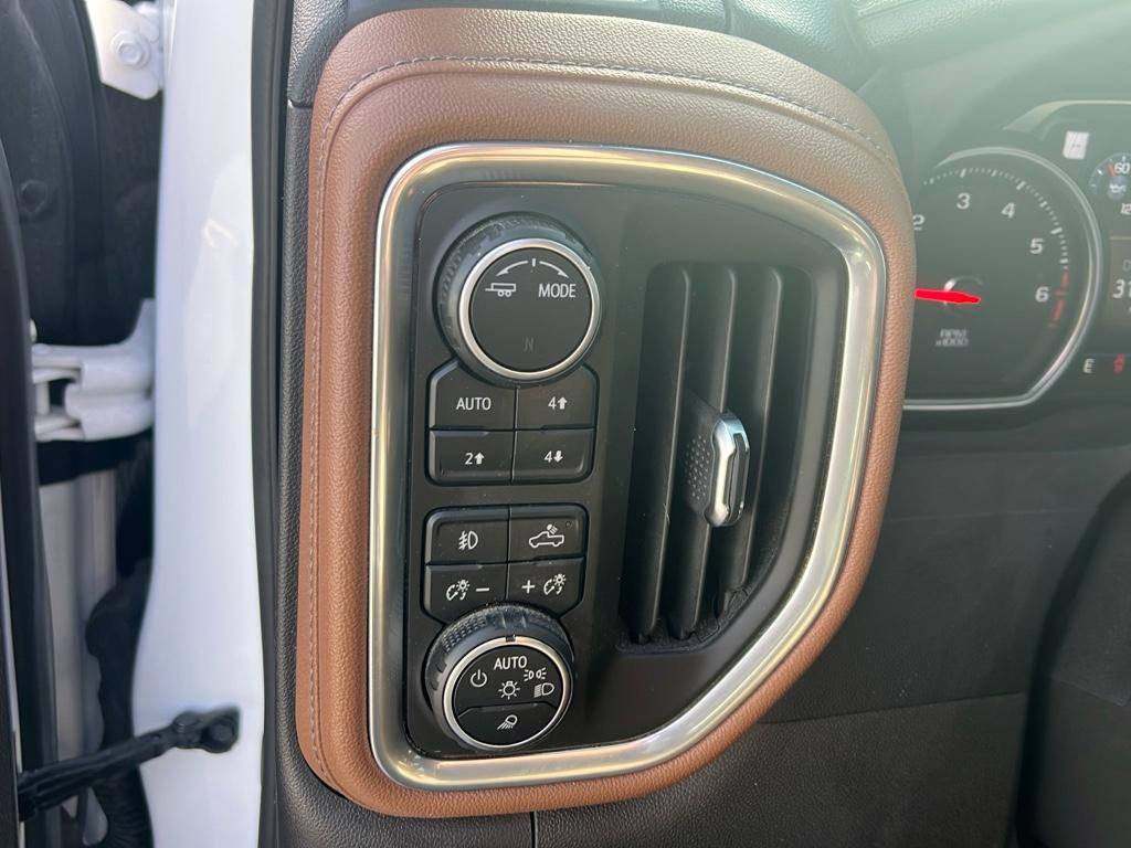 Used 2022 Chevrolet Silverado 1500 High Country AWD/4WD image 15