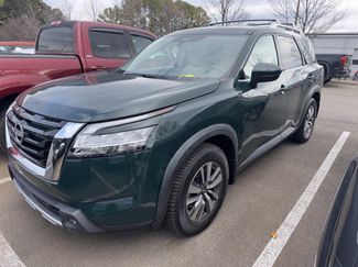Used 2022 Nissan Pathfinder SL video 1