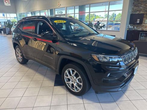 Used 2022 Jeep Compass Latitude AWD/4WD image 1