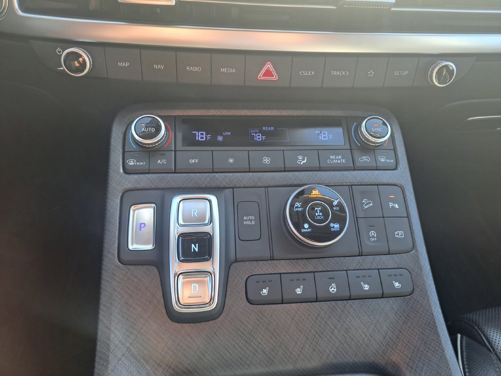 Used 2023 Hyundai Palisade Limited AWD/4WD image 16