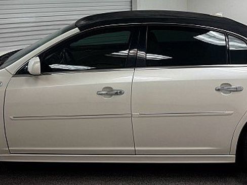 Used 2011 Buick Lucerne CXL w/ Driver Confidence Package image 8