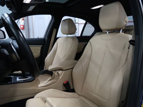 Used 2018 BMW 330i Sedan RWD image 12