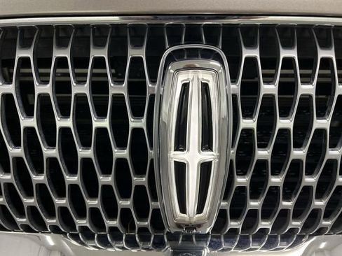 Used 2021 Lincoln Aviator Reserve w/ Equipment Group 202A AWD/4WD image 32