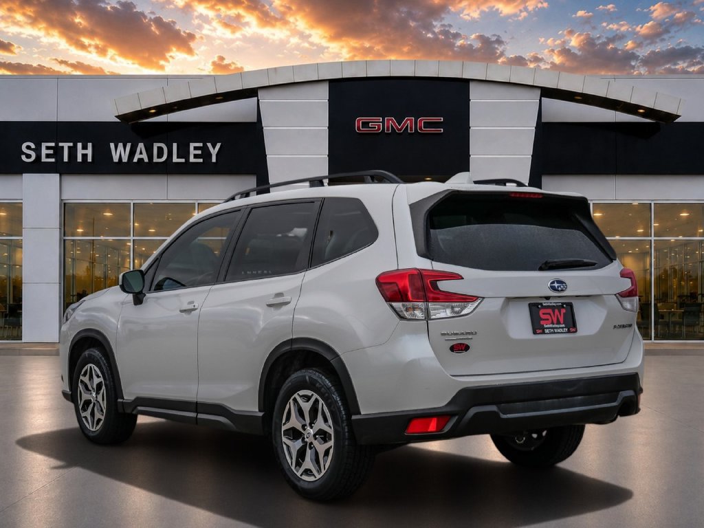 Used 2022 Subaru Forester Premium AWD/4WD image 5