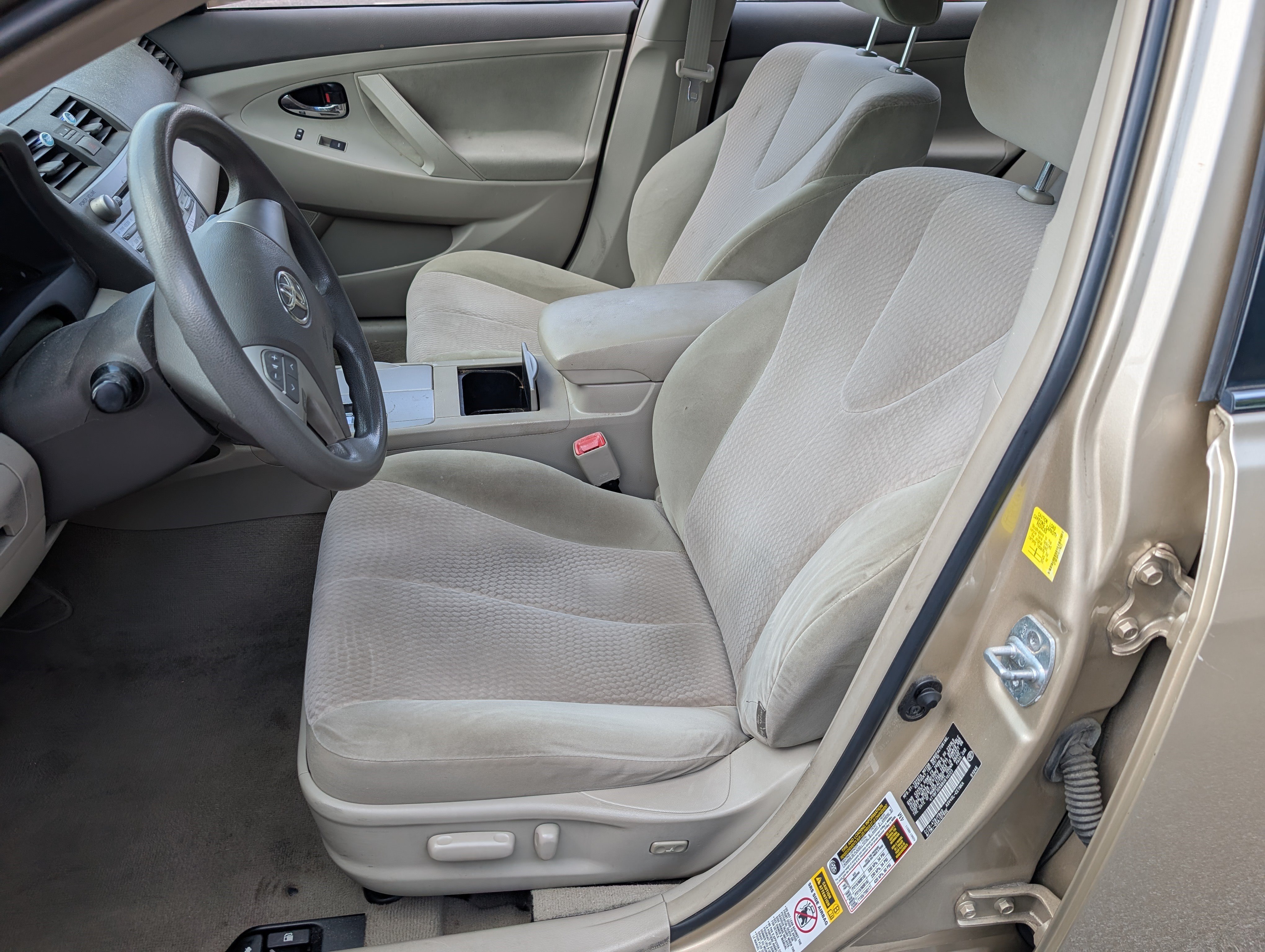 Used 2011 Toyota Camry LE w/ LE Extra-Value Pkg FWD image 11