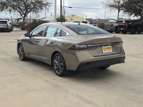 New 2026 Nissan Sentra SL w/ Floor Mat Package FWD image 5
