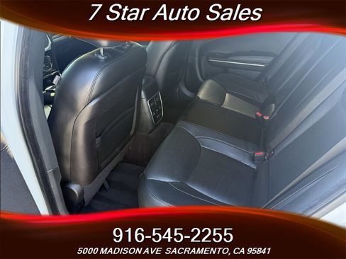 Used 2017 Chrysler 300 C image 16
