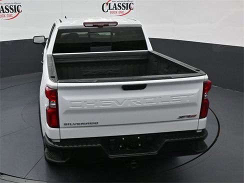 Used 2023 Chevrolet Silverado 1500 ZR2 w/ Technology Package image 24