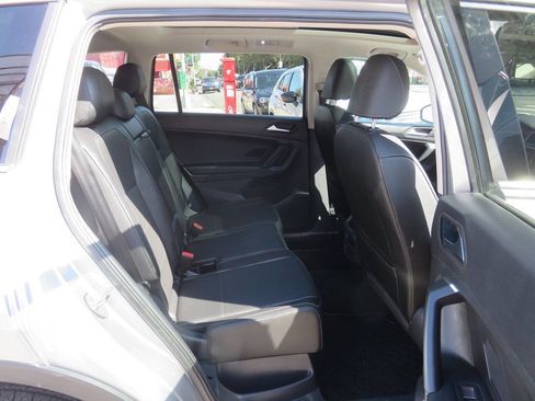 Used 2019 Volkswagen Tiguan SE w/ Panoramic Sunroof Package AWD/4WD image 22