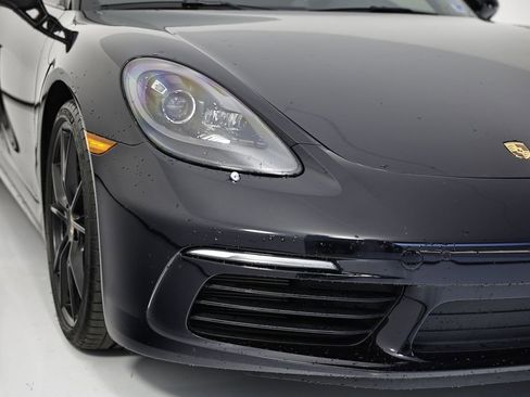 Certified 2025 Porsche 718 Cayman RWD image 17