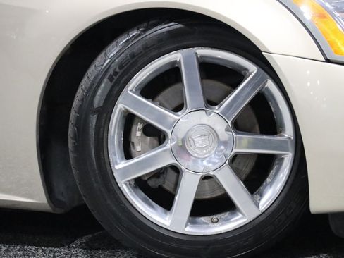 Used 2006 Cadillac XLR image 4