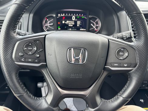 Certified 2025 Honda Passport EX-L image 19