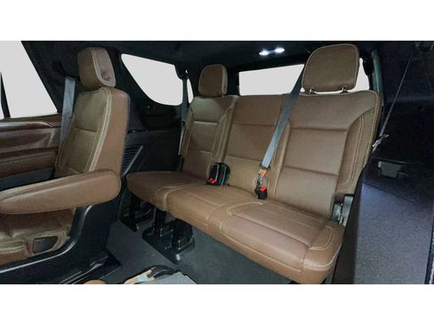 Used 2023 Chevrolet Tahoe High Country w/ Premium Package image 17