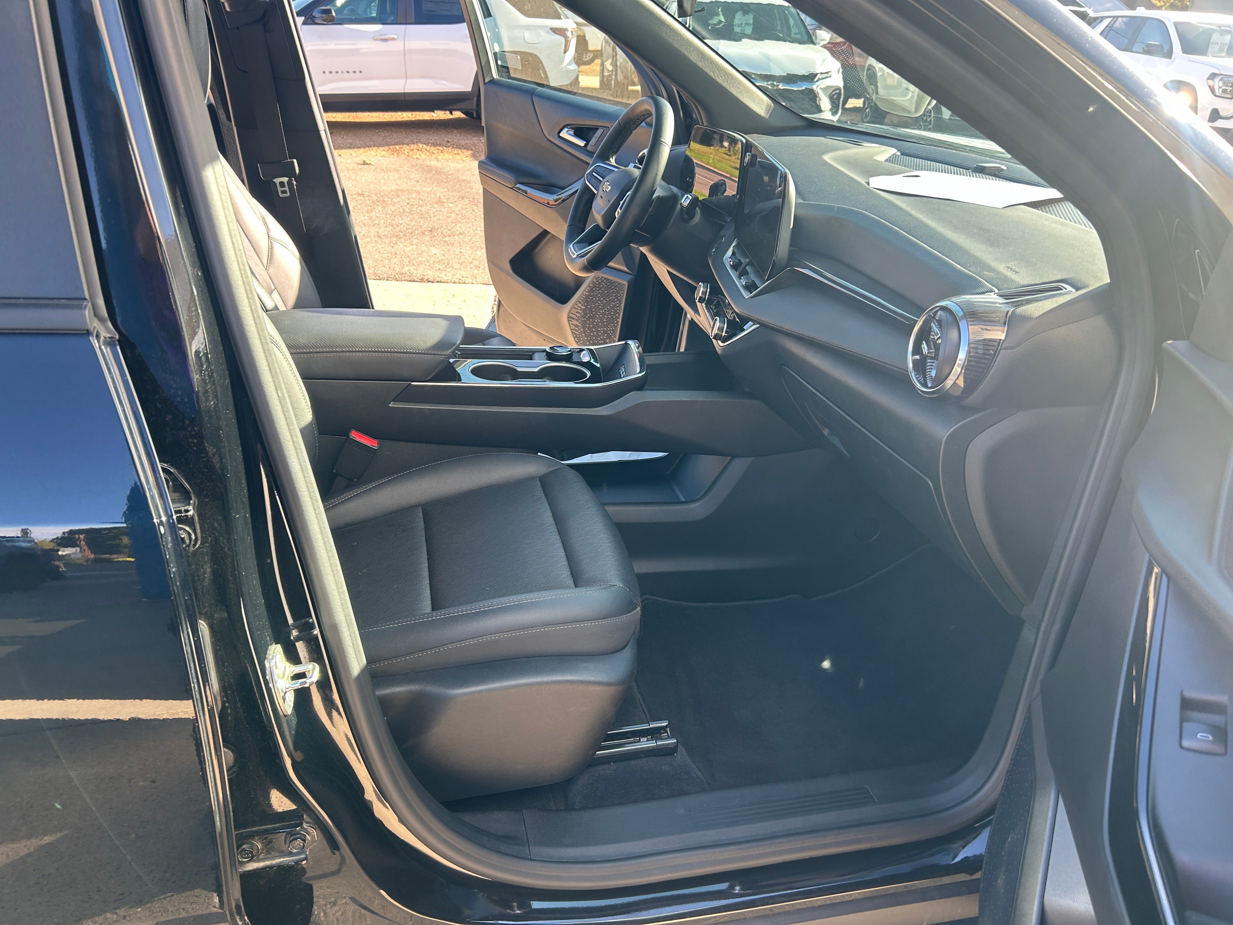 Used 2026 Chevrolet Equinox LT w/ Convenience Package II AWD/4WD image 26