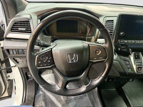 Used 2023 Honda Odyssey Sport image 11