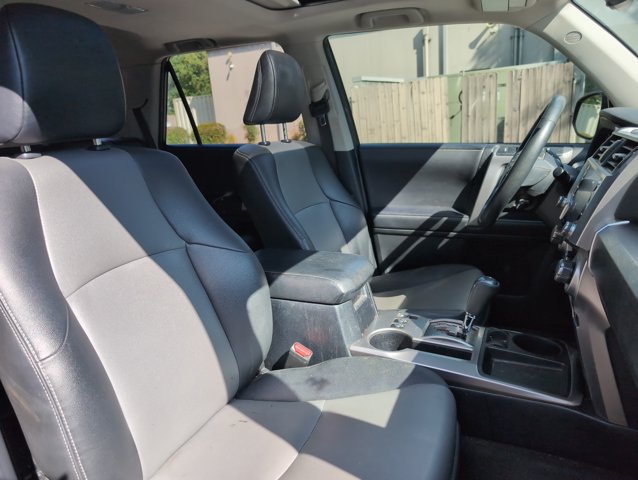 Used 2020 Toyota 4Runner SR5 Premium w/ Moonroof Package RWD image 26