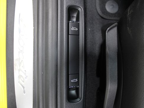 Used 2023 Porsche 718 Boxster w/ Sport Chrono Package image 5