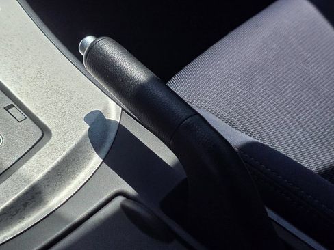 Used 2010 MAZDA MAZDA3 s Sport FWD image 42