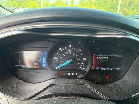 Used 2019 Ford Fusion SE FWD image 14