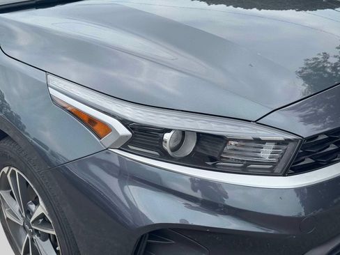 Used 2023 Kia Forte LXS w/ LXS Technology Package FWD image 8