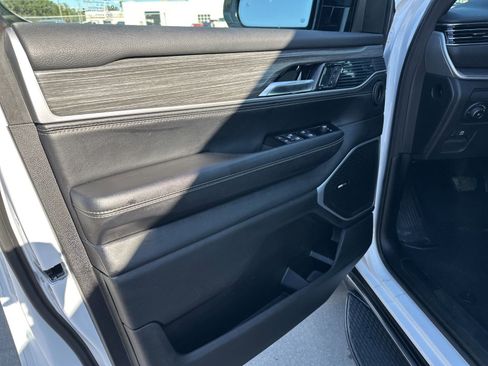 Used 2024 Jeep Wagoneer L Series II w/ Flexible Seating Group image 24