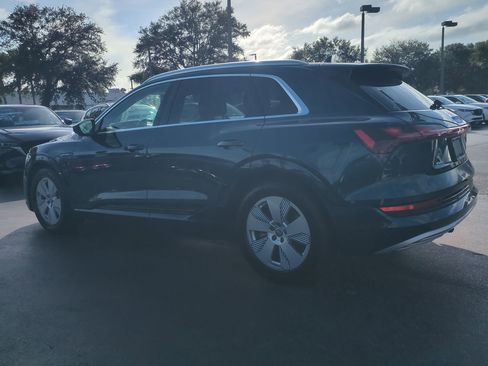 Used 2019 Audi e-tron Prestige w/ Prestige Package image 4