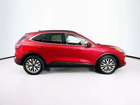 Used 2020 Ford Escape Titanium image 10