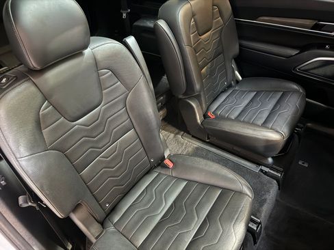 Used 2022 Kia Telluride SX w/ SX Prestige Package image 50