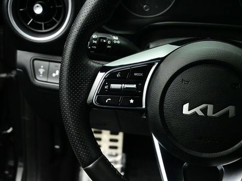 Used 2022 Kia Forte GT-Line w/ GT-Line Premium Package image 4