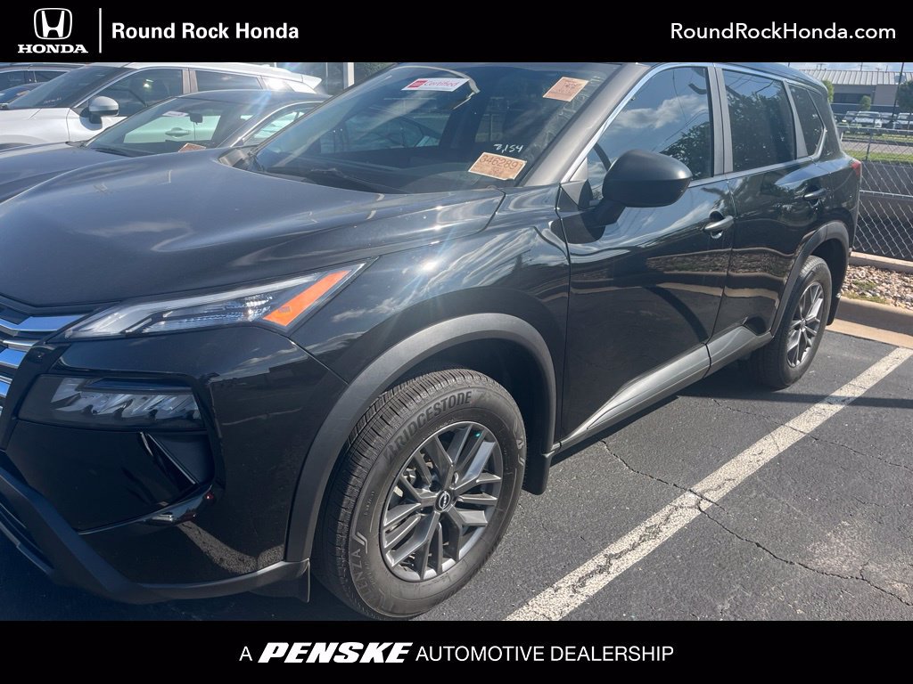 Used 2025 Nissan Rogue S FWD image 1