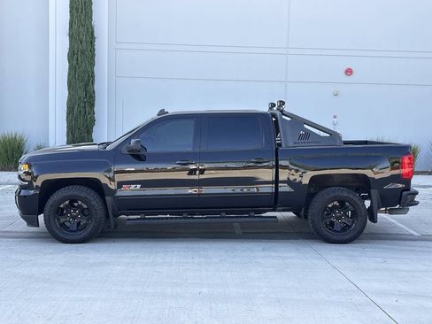 Used 2018 Chevrolet Silverado 1500 LTZ Z71 w/ Midnight Edition AWD/4WD image 6
