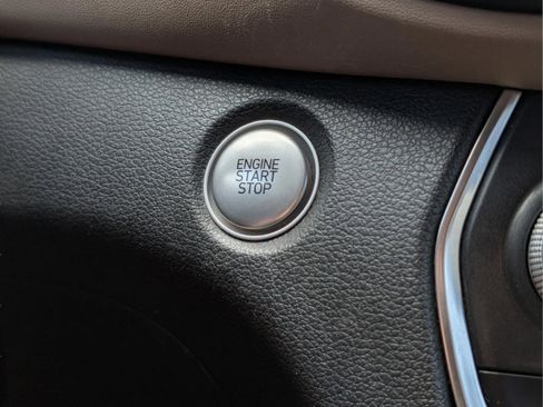 Used 2019 Hyundai Santa Fe SEL image 22