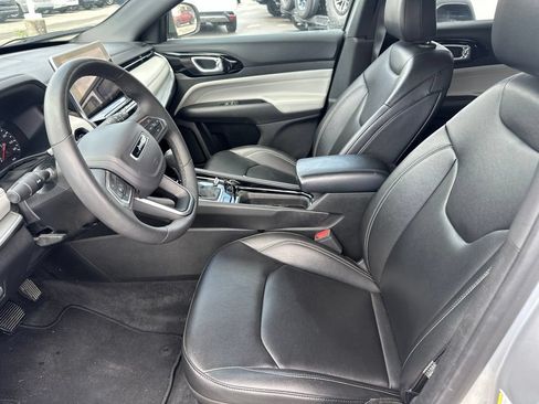 Used 2025 Jeep Compass Limited AWD/4WD image 13